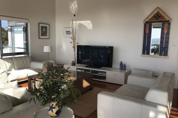 the-deck-living-space4